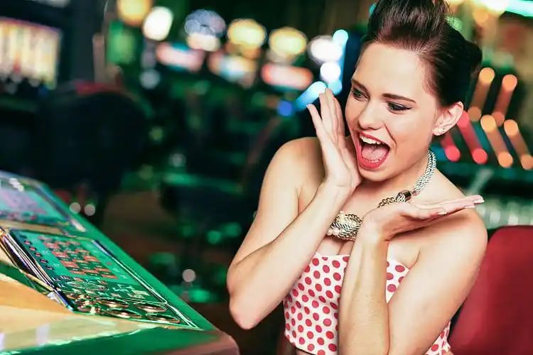 Aplikasi mobile idn slot dengan antarmuka kasino langsung di layar Android dan iOS